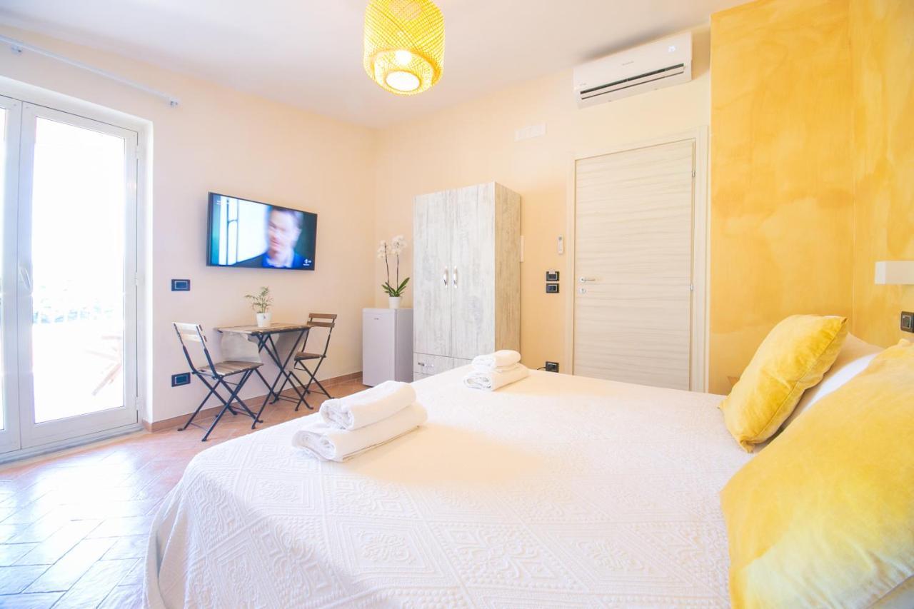 Perla Stabia Bed & Breakfast Castellammare di Stabia Ngoại thất bức ảnh